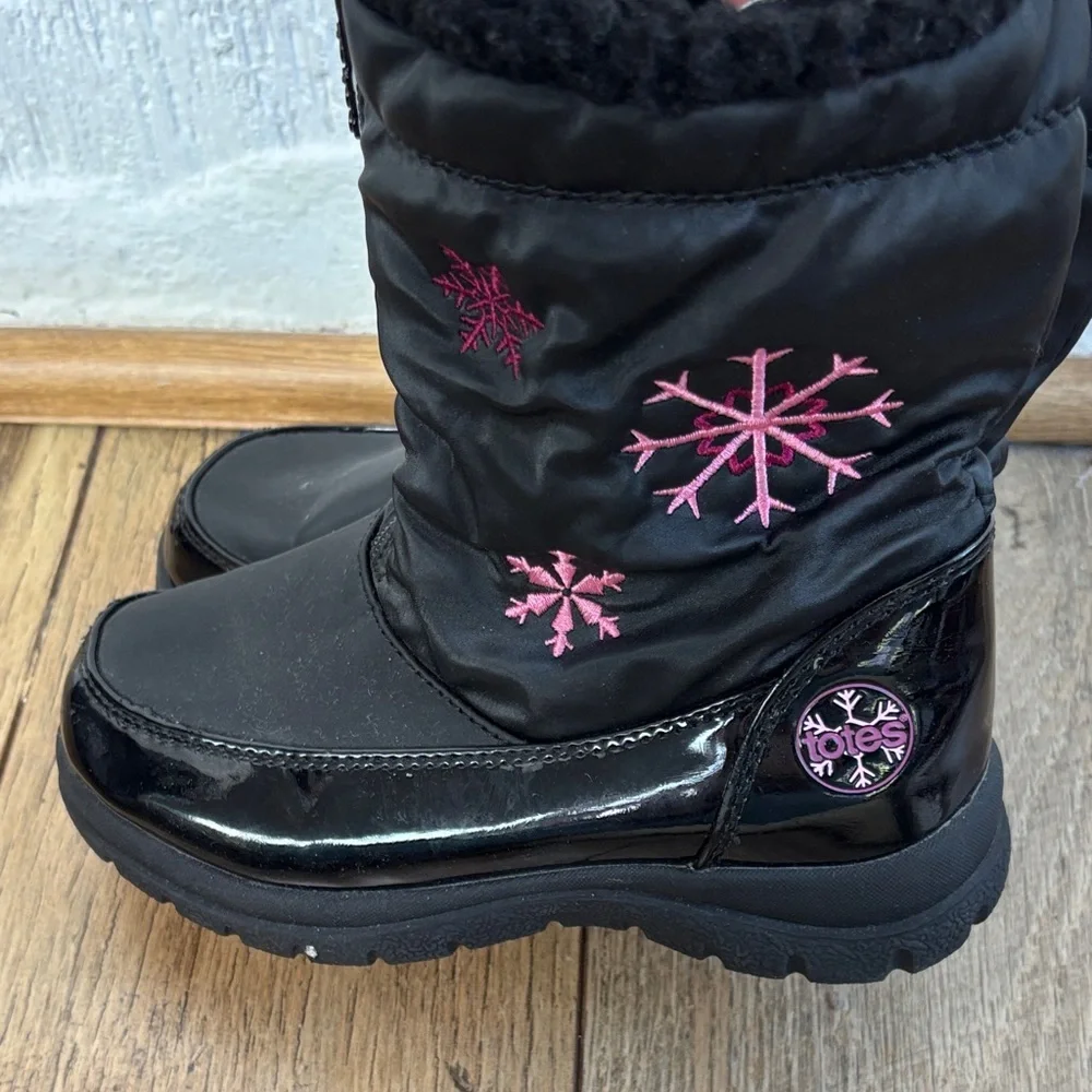 totes stylish black
